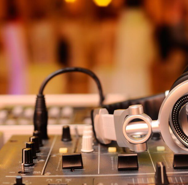 dj na wesele - muzyka i oświetlenie